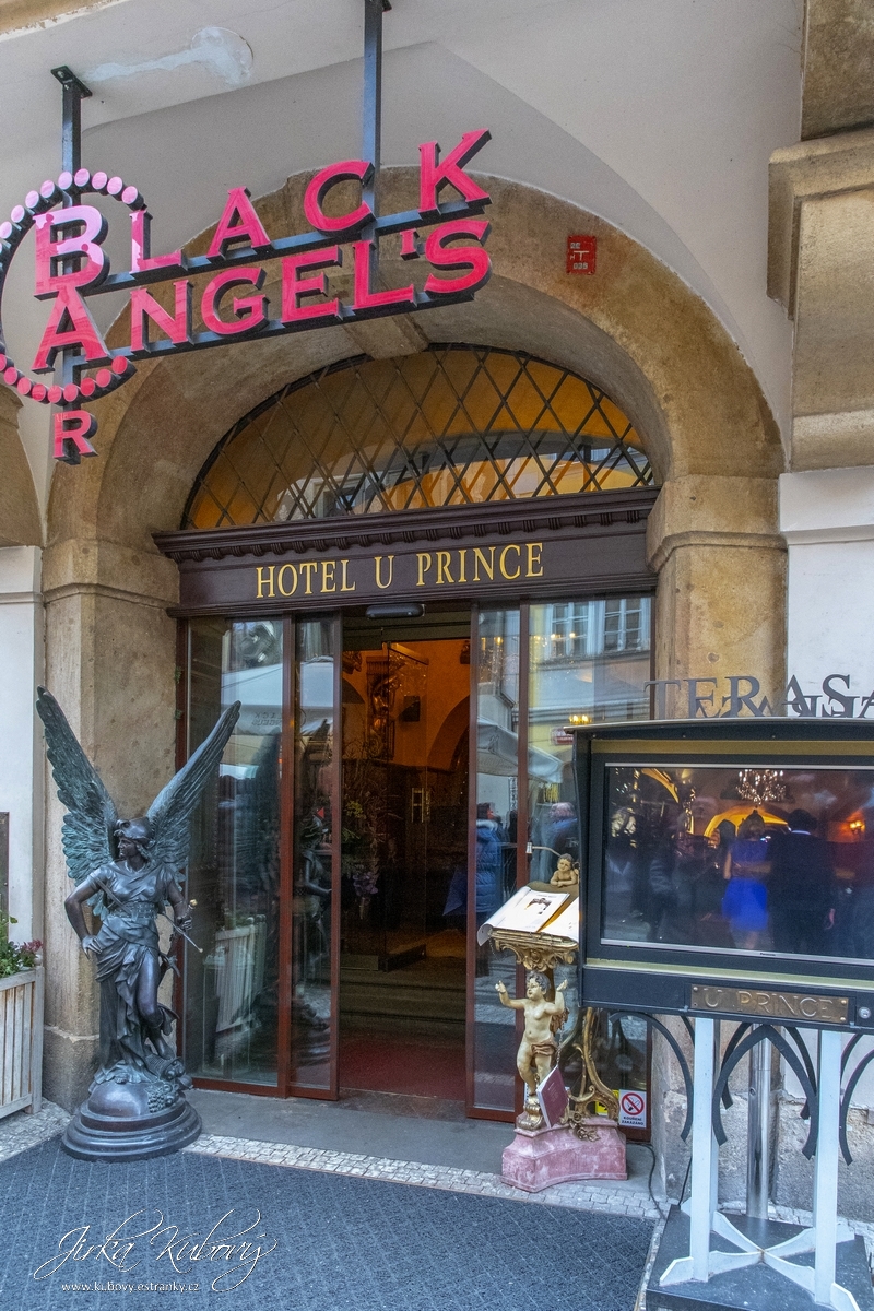 Hotel U Prince (01)